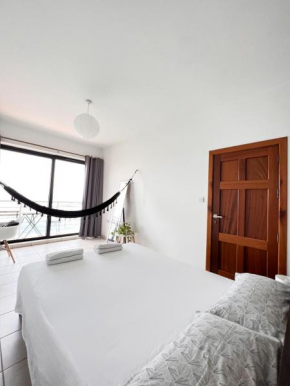 F8 1 Seaview room, Living and bathroom shared , StJulians